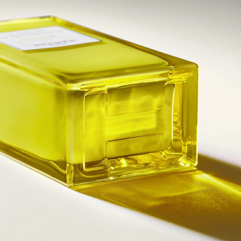 HERMES エルメス モイスチャライジング ボディローション #李氏の庭 200ml〈ボディローション〉レフィラブル フランス製 ラッピングセット 紙袋・リボン付き プレゼント・ギフトにお勧め お祝い お礼 記念日 誕生日 シーズナルイベント 最適 うるおい 乾燥防止 荒れ防ぐ - 画像 (3)