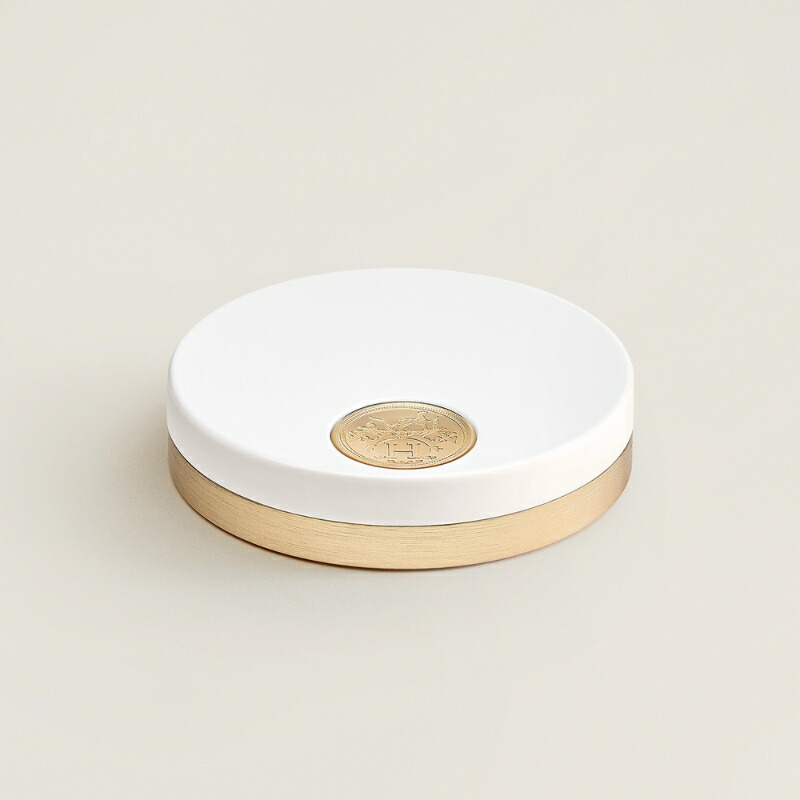HERMES エルメス プラン エア プードル エクラ マット #01 ニュアージュ 6.5g〈フェイスパウダー〉イタリア製 ラッピングセット 紙袋・リボン付き プレゼント・ギフトにお勧め お祝い お礼 記念日 誕生日 シーズナルイベント 最適 透明感 保湿剤配合 白 ゴールド - 画像 (6)